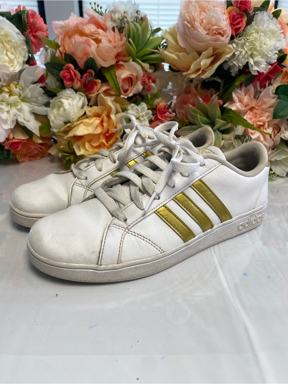 adidas Baseline White Gold Leather Court Sneakers CG5844 Size 6